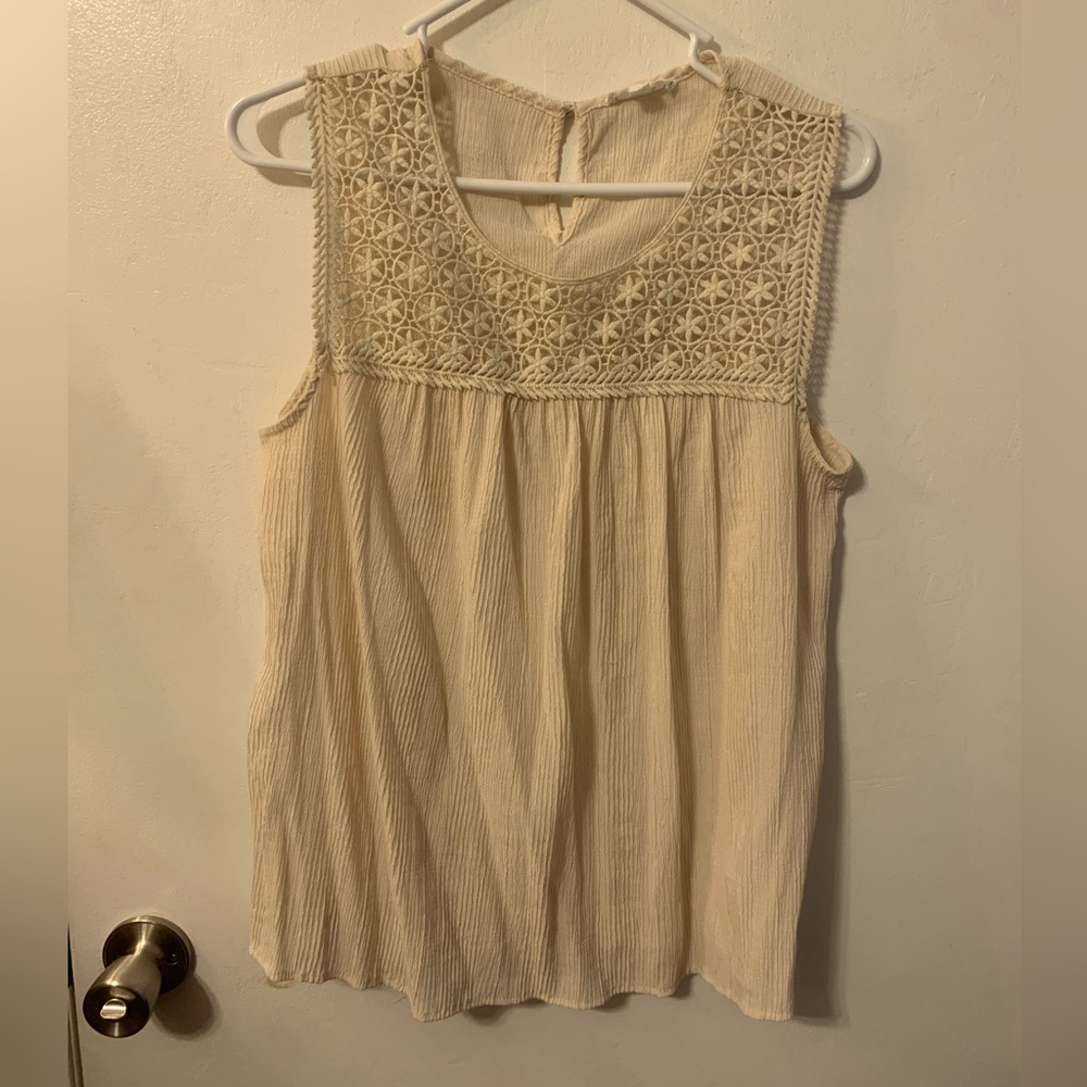 White tank/blouse